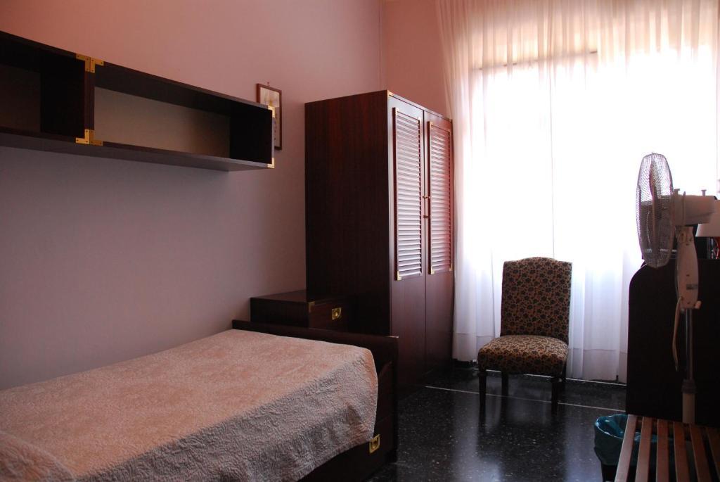 Hotel Colibri Finale Ligure Bilik gambar
