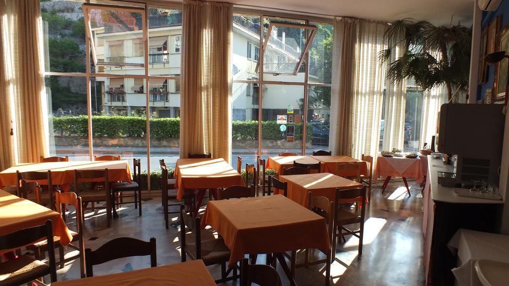 Hotel Colibri Finale Ligure Luaran gambar